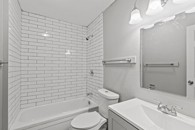 Foto del edificio - 3733 Brush Creek Dr