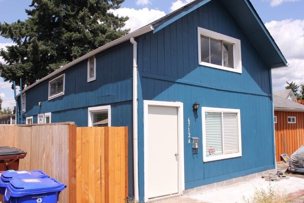 Foto principal - 4 br, 1 bath House - 6712 SE Pardee St #A