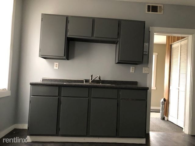 Foto del edificio - 16103 Maple St