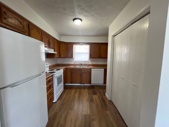 Foto del edificio - 607/609 W. Edgewood
