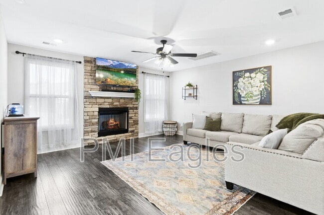 Foto del edificio - 491 Kinslow Ct