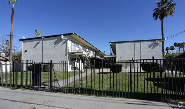 Casa Del Sol - Elm Village Apartments