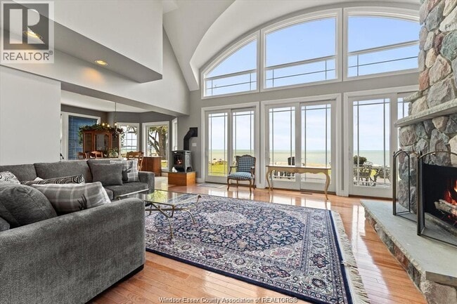 Photo du bâtiment - 1094 Lilydale Ave