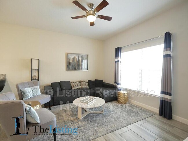 Foto del edificio - 1604 Moon Valley Dr