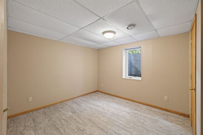 Foto del edificio - 13503 Meredith Dr N