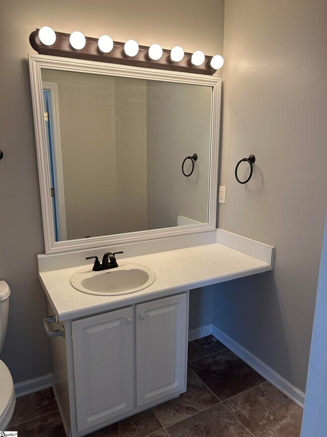 Foto del edificio - 109 Waterford Park Dr