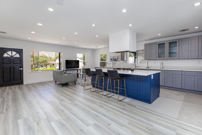 Building Photo - 7938 Le Berthon St