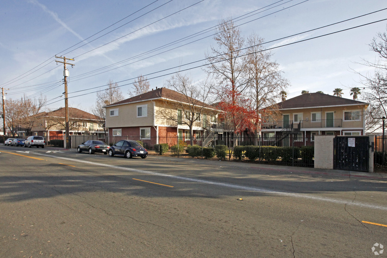 Foto del edificio - Mutual Housing at Dixieanne