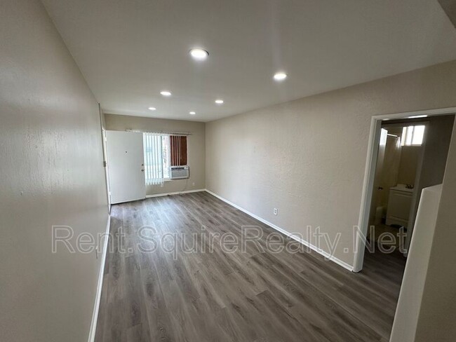 Building Photo - 936 W Foothill Blvd