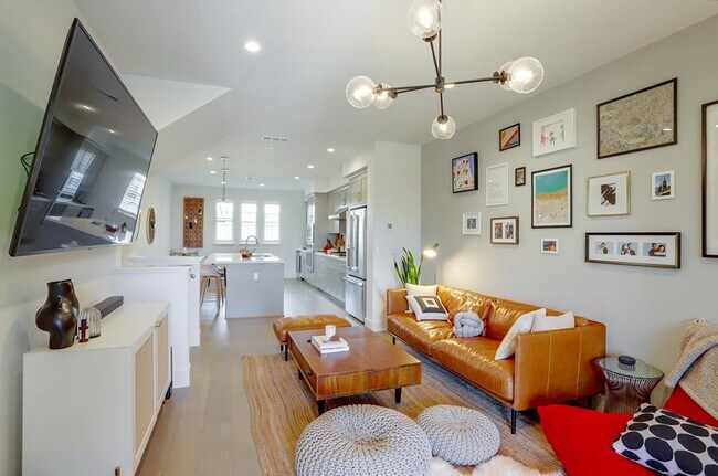 Building Photo - 330 Marquetta Cir