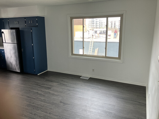 Building Photo - 120 Butler Ave E