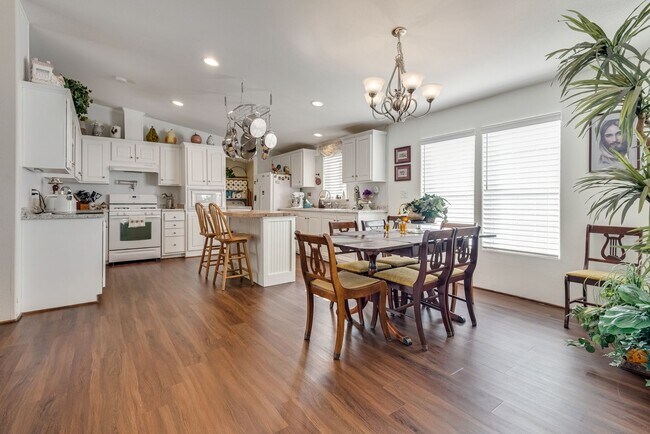Foto del edificio - Charming Furnished Home in Age-Restricted ...