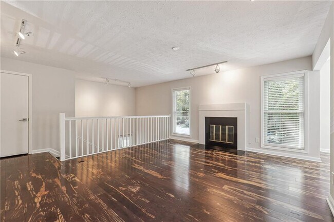 Foto del edificio - 4105 Canyon Point Cir