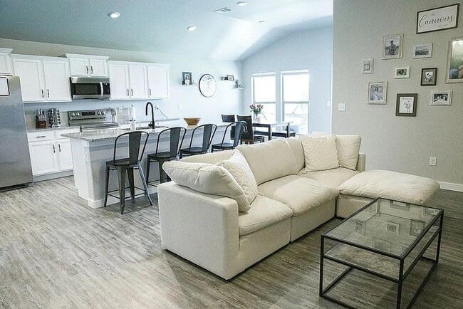 Foto del edificio - 1801 Callaway Pl