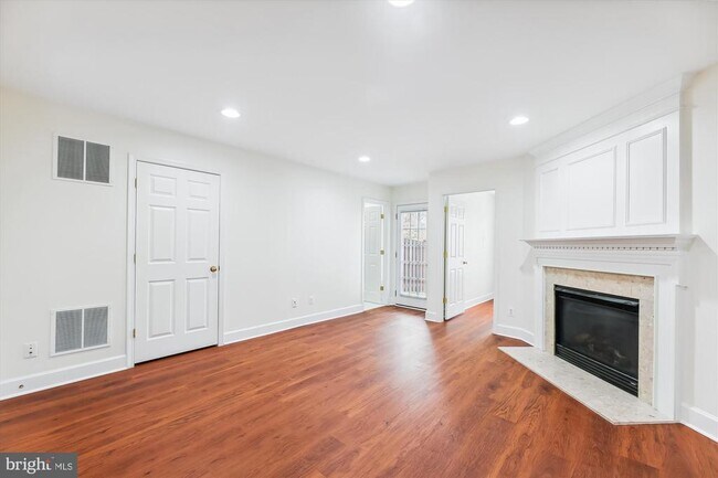 Building Photo - 2458 Terra Cotta Cir
