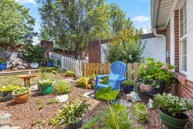 Courtyard - 8611 Bristol Bay Way