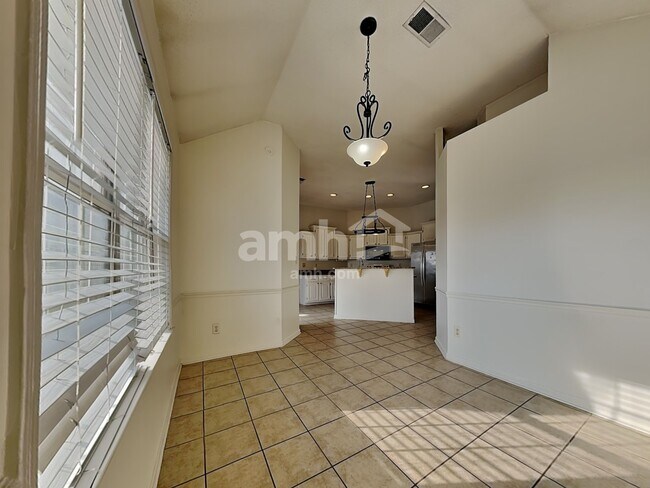 Foto del edificio - 4920 Misty River Rd