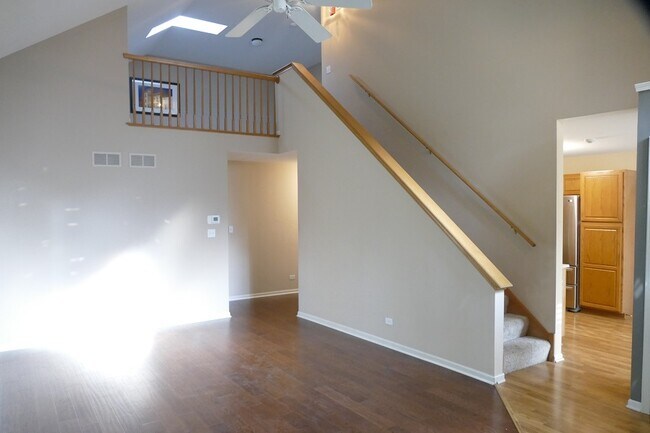 Building Photo - 2043 Tamahawk Ln