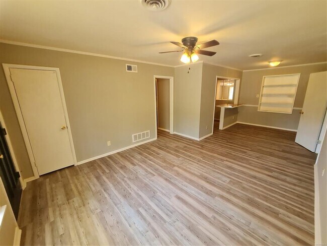 Foto del edificio - 1128 Karen Rd