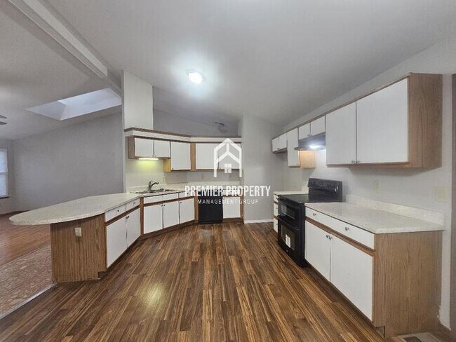 Building Photo - 1206 Buckpasser - Available Now!