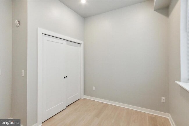 Building Photo - 316 S 52nd St