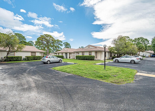 Building Photo - 2827 Stoneway Ln