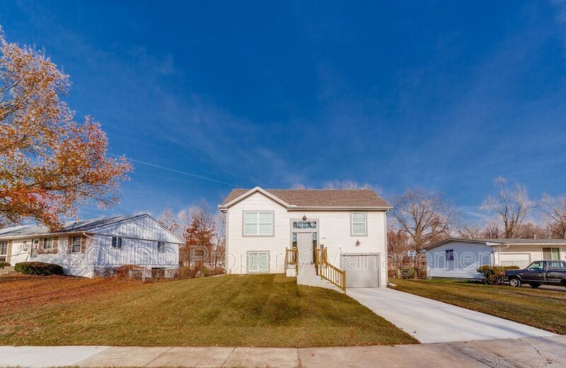 Primary Photo - 8502 E 93rd Terrace