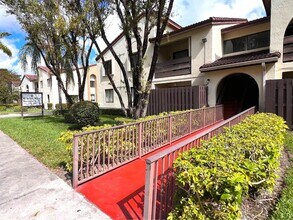 Building Photo - 8911 SW 123rd Ct