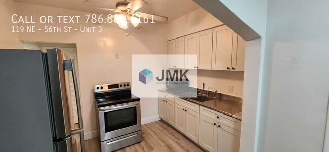 Foto del edificio - 119 NE 56th St