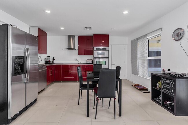 Foto del edificio - 2600 NE 22nd St