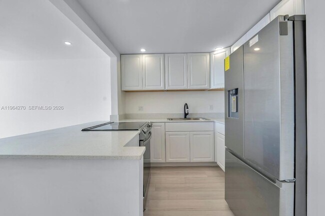 Foto del edificio - 2350 NE 135th St