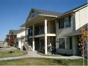Building Photo - 2709 Wildwood Cir
