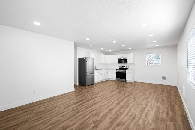 Building Photo - 781 S 1800 W