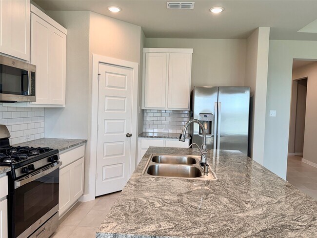 Foto del edificio - 7415 Bristlegrass Colony Ct