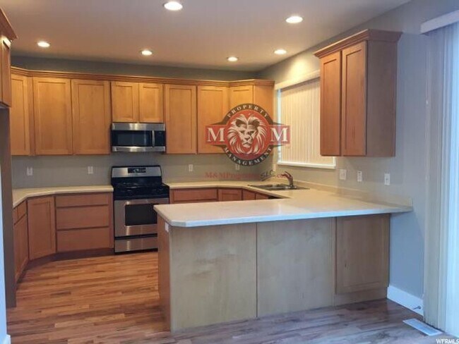 Foto del edificio - Beautiful 4 Bd 2.5 Bath Home in Sandy