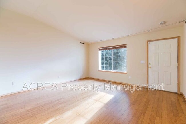 Foto del edificio - 620 S 192nd Pl