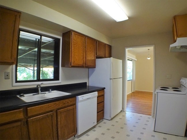 Building Photo - 74 Terrace Dr