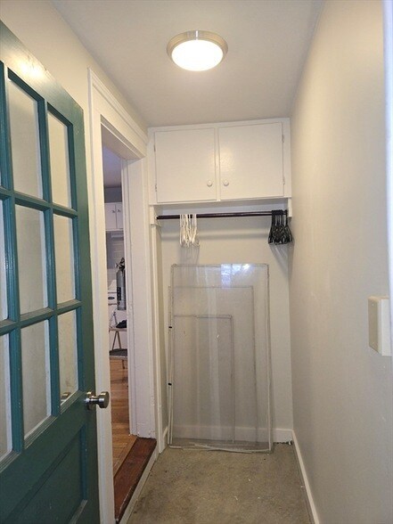 Foto del edificio - 82 Centennial Ave