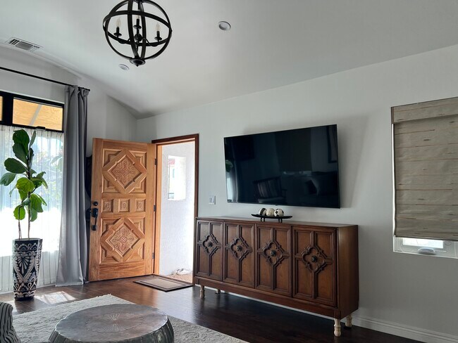 área de la sala de estar - 532 W 40th St