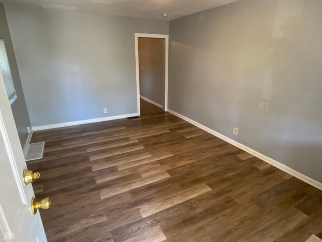 Foto del edificio - 2842 N Chester Ave