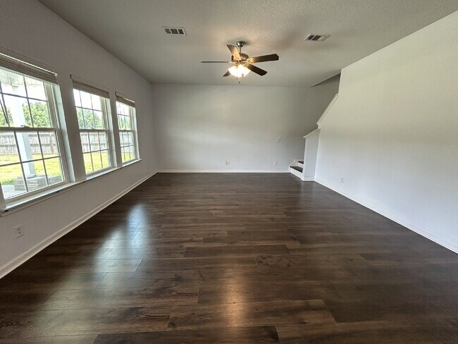 Building Photo - Home for Rent