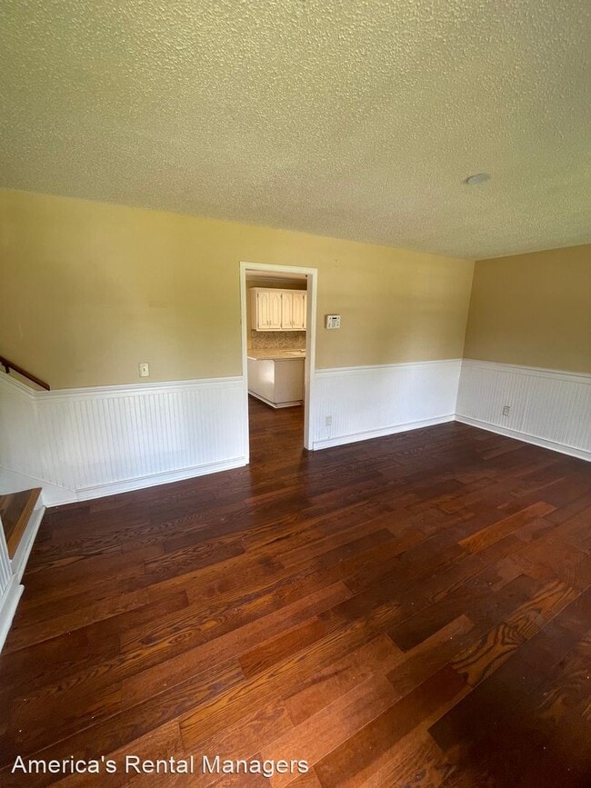 Building Photo - 4 br, 1.5 bath House - 5079 Darlene Drive