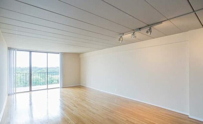 Building Photo - 1 bedroom in Houston TX 77007