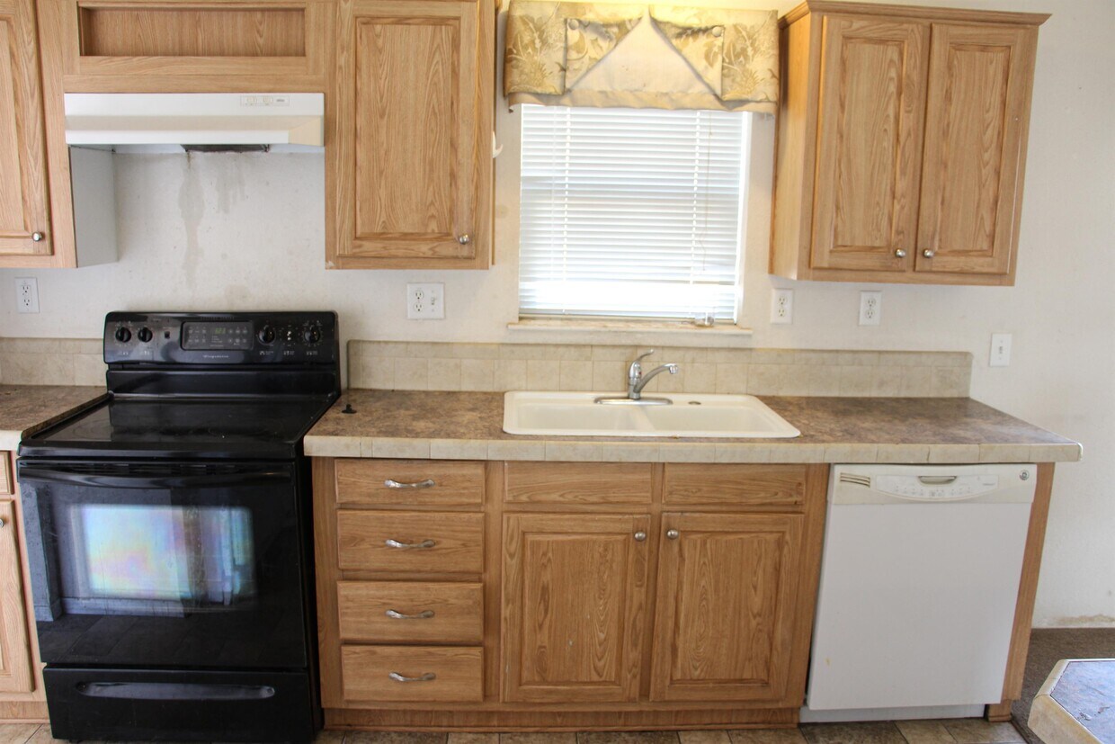 Building Photo - 109 Appaloosa Ave