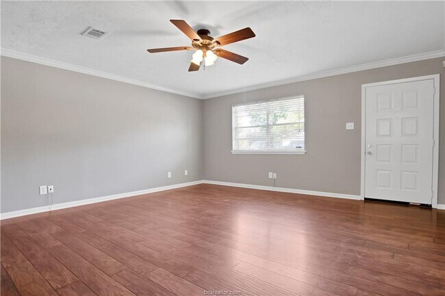 Foto del edificio - Bryan, 3 bedroom /2 bath house in Wheeler ...