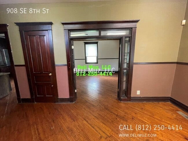 Foto del edificio - 908 SE 8th St