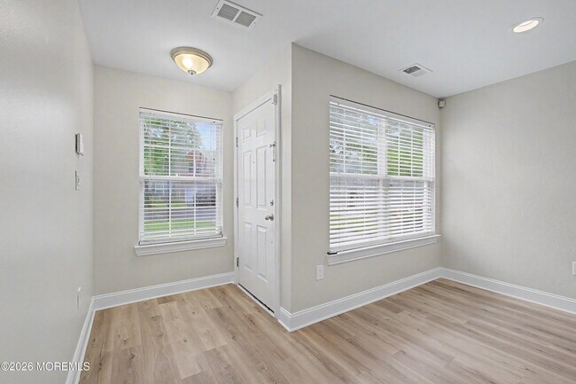 Building Photo - 77 Picket Pl