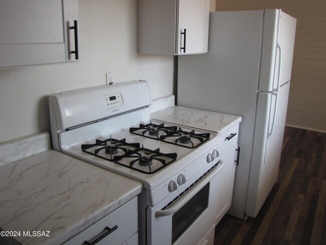 Foto del edificio - 4721 E 1st St