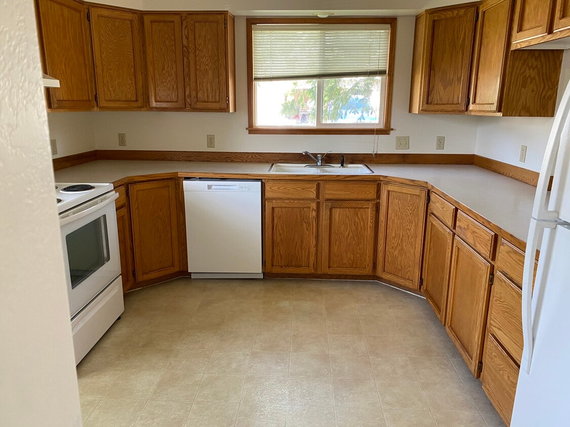 Building Photo - 1507 Danawood Dr