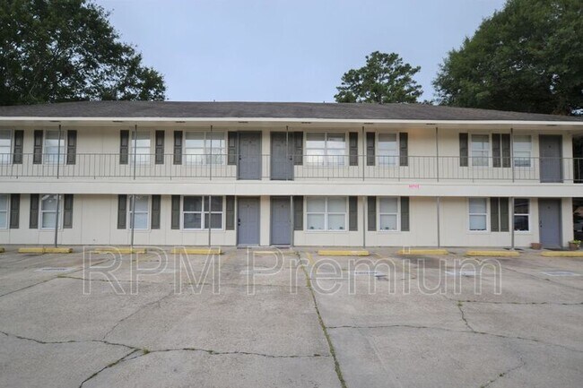 Building Photo - 9449 Hampton Way